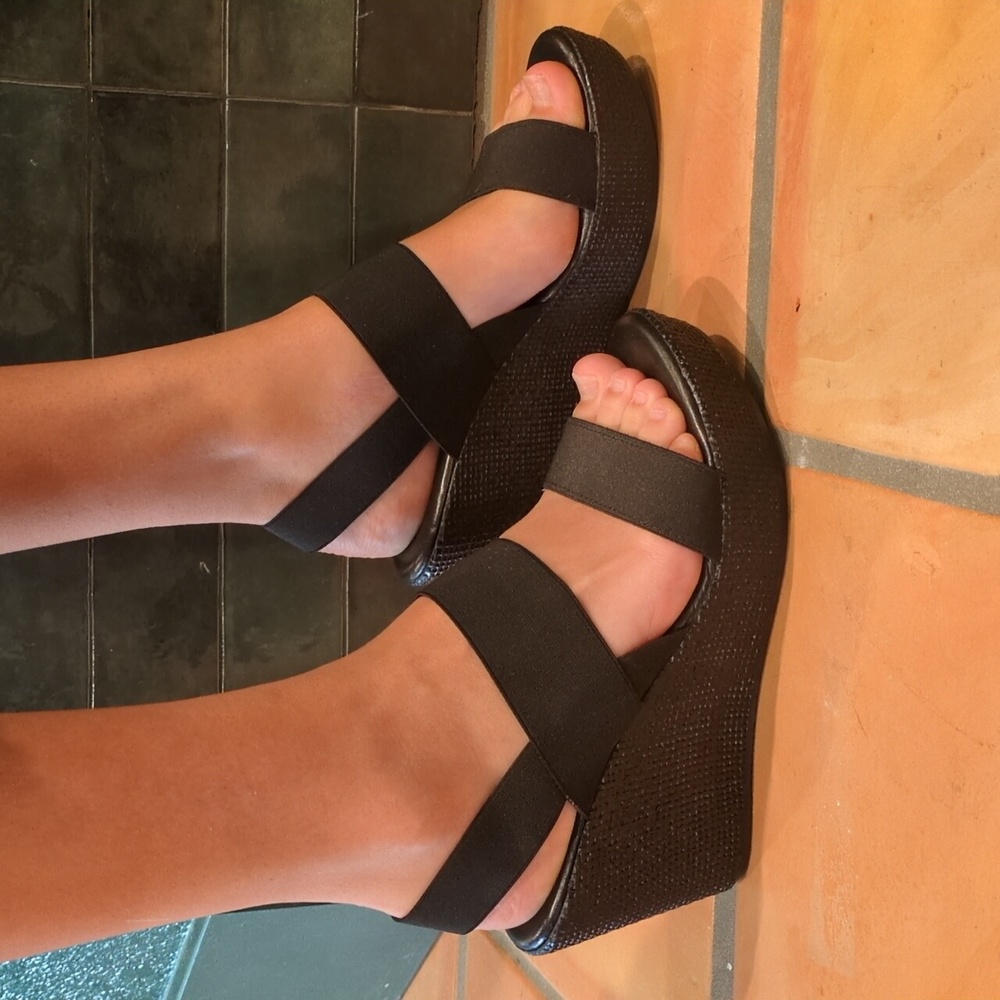 Wedge shoes
